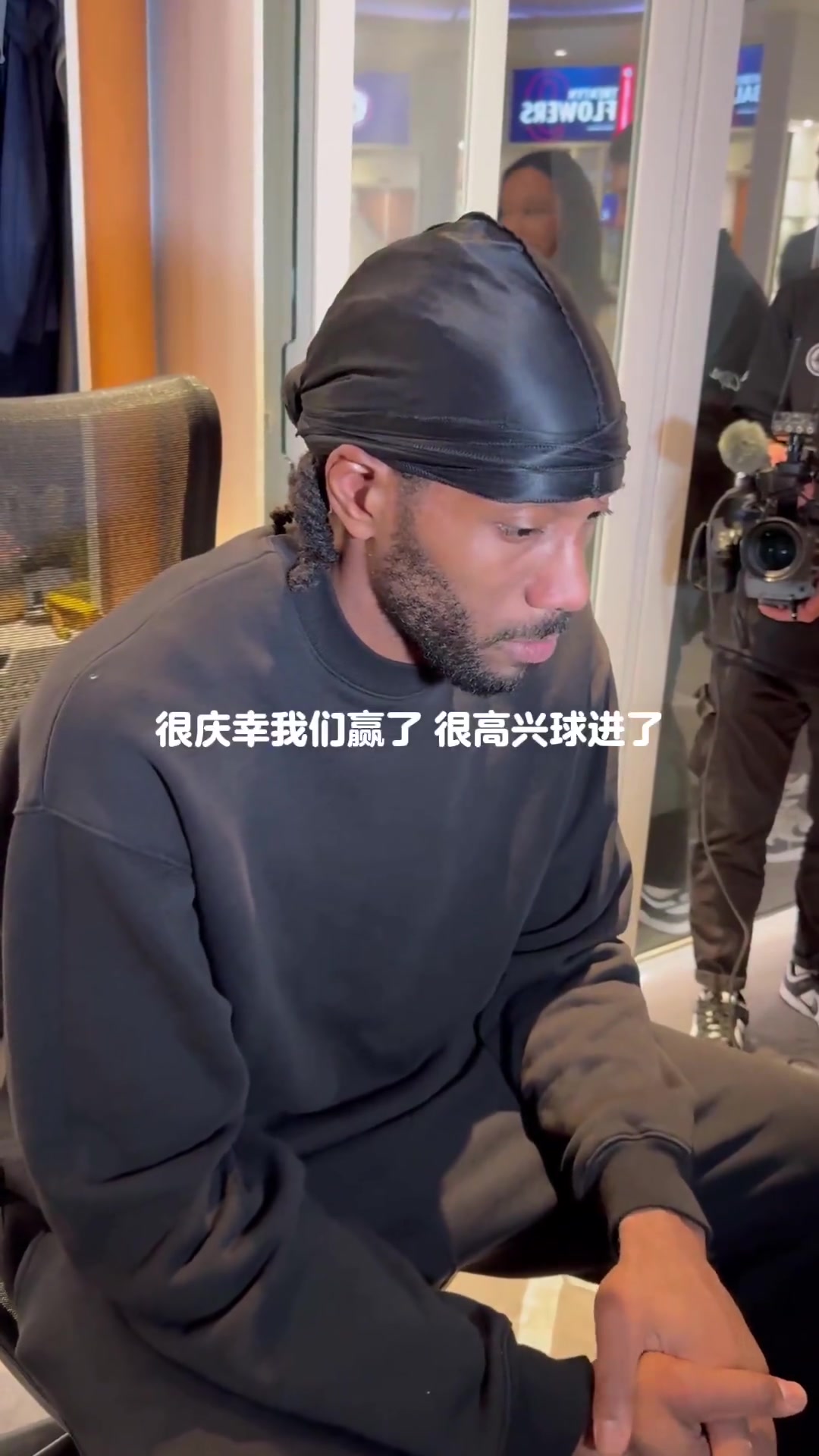 西蒙斯哭了，還要打季后賽